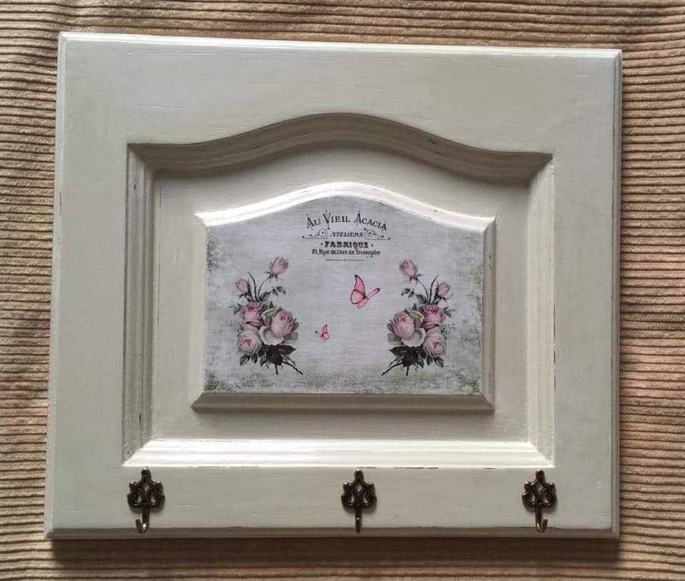Recycled vintage cabinet makeover by Pili  - not handpainted but decoupaged